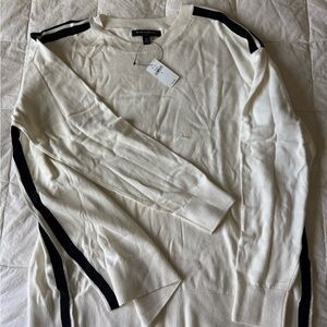 Banana Republic Ivory and Black Crewneck Sweater (Women’s M)